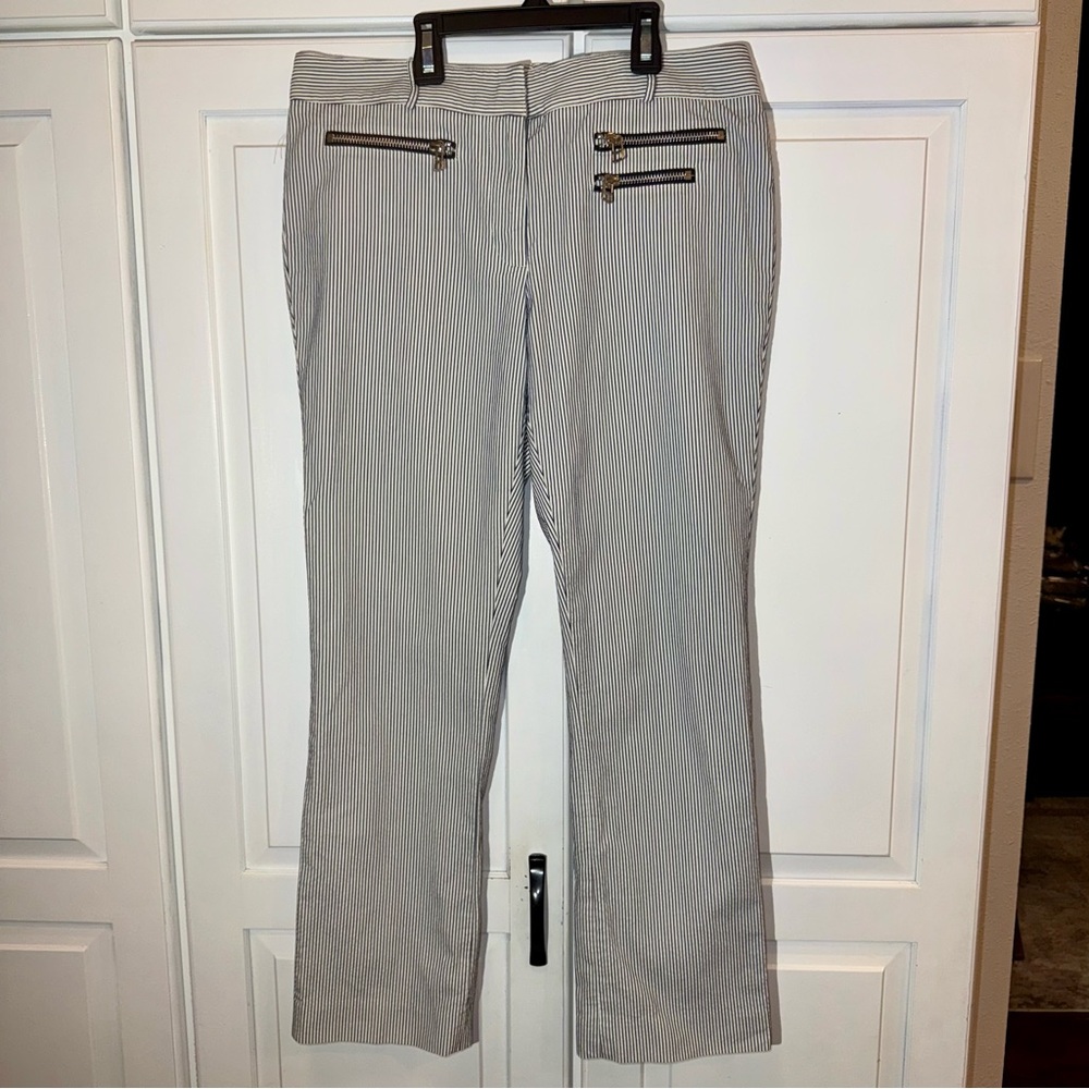 Veronica Beard Navy and White Pinstripe Capris with Zipper Details. Size 4